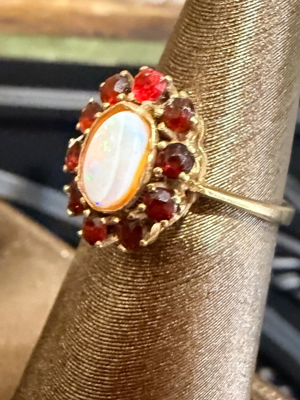 Vintage 14kt Gold Opal & Garnet
"Flower Cluster" Cocktail Ring Sz 6 1/2 - Picture 8 of 16